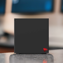 Load image into Gallery viewer, 5G Bolt - Wireless 5G Internet Device Sabertooth Tech Group